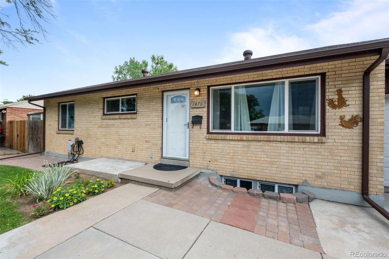 1470 S Yates St, Denver, CO 80219