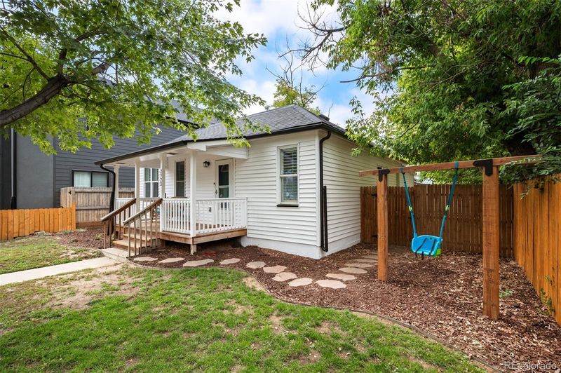 2923 S Delaware St, Englewood, CO 80110