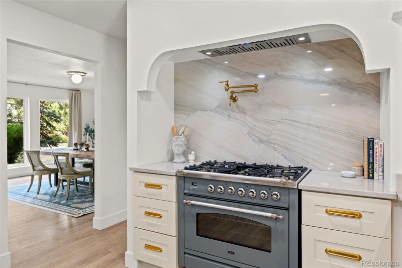 5466 W Portland Dr, Littleton, CO 80128