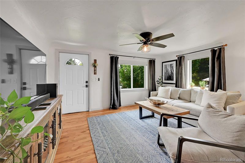 3301 S Emerson St, Englewood, CO 80113