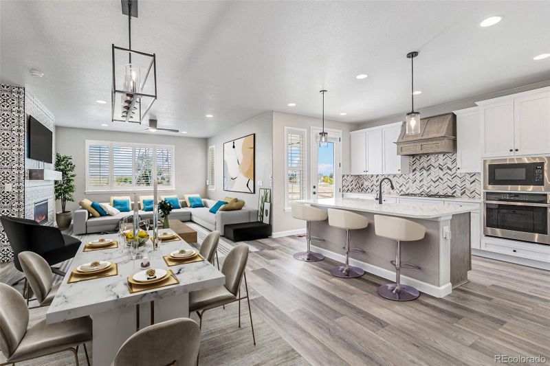 5394 Queen Ct, Arvada, CO 80002