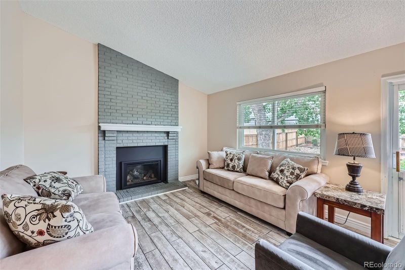 800 Prairie Ridge Rd, Highlands Ranch, CO 80126