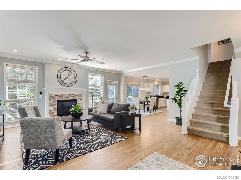 3560 Larkspur Dr, Longmont, CO 80503