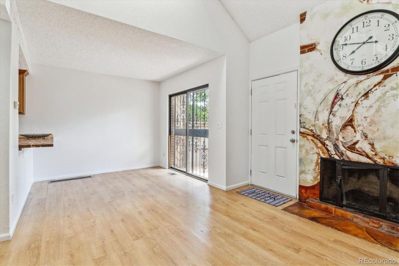 3300 W Florida Ave #20, Denver, CO 80219