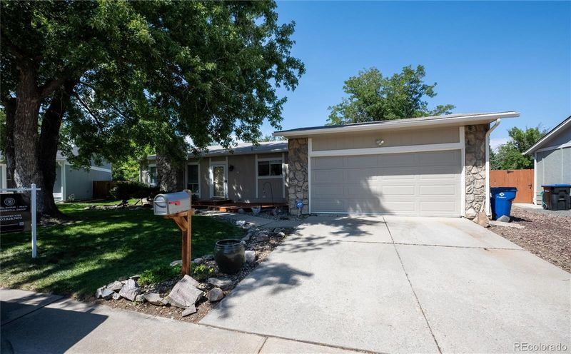 9581 W 75th Pl, Arvada, CO 80005
