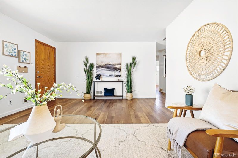 3218 Ursula St, Aurora, CO 80011