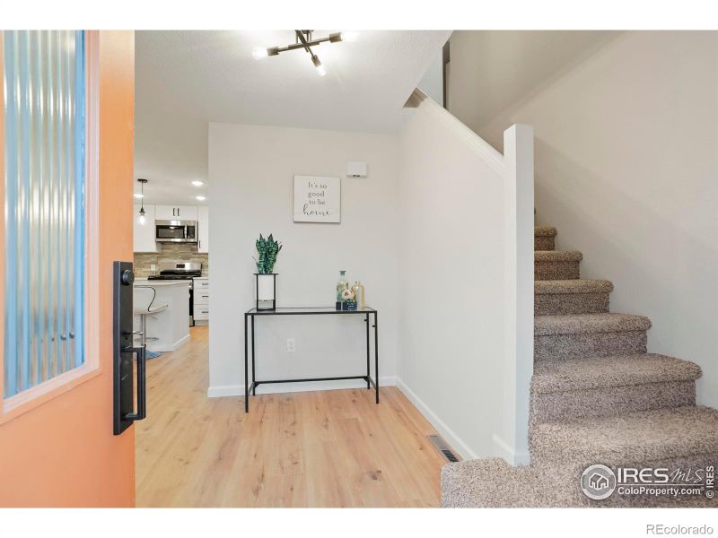 1202 Kinnikinnick Ct, Longmont, CO 80504
