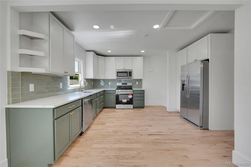 215 S Stuart St, Denver, CO 80219