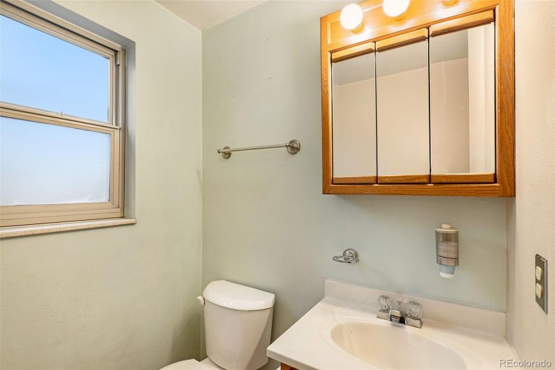 1010 Tiffany Pl, Longmont, CO 80501
