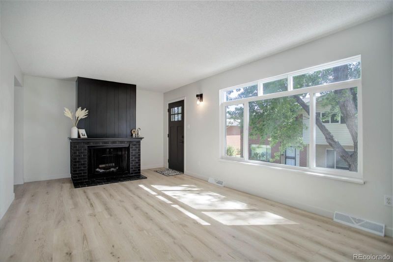 9017 E Nassau Ave, Denver, CO 80237