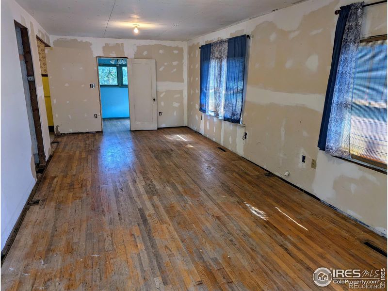 331 E 12th St, Loveland, CO 80537