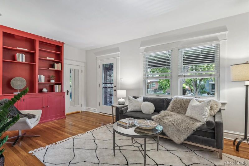 1637 Jackson St, Denver, CO 80206
