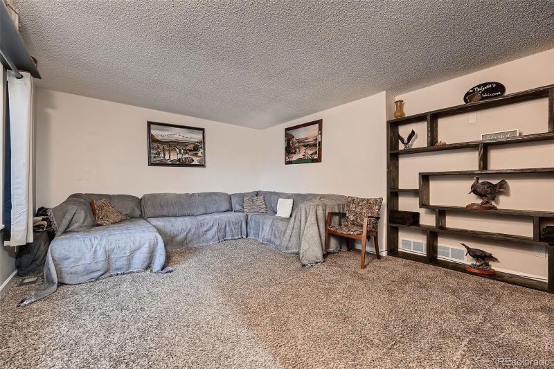 2067 S Salida St, Aurora, CO 80013