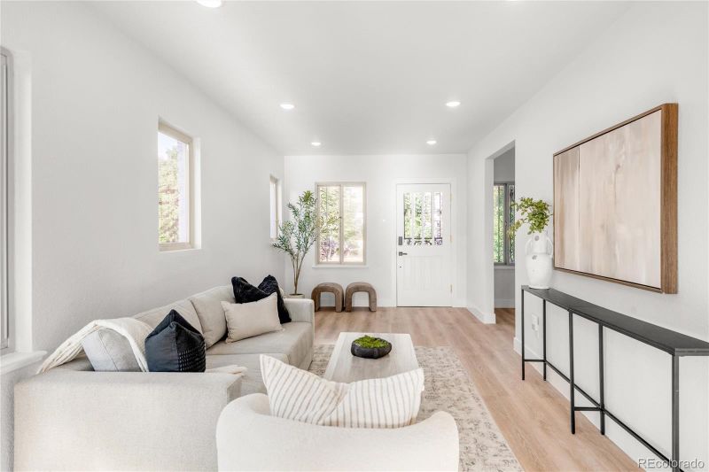 1737 N Franklin St, Denver, CO 80218