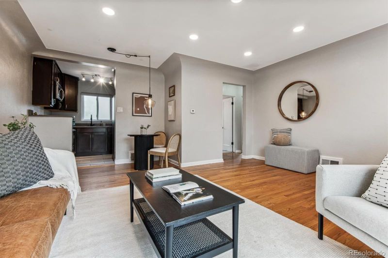 2315 Oneida St, Denver, CO 80207