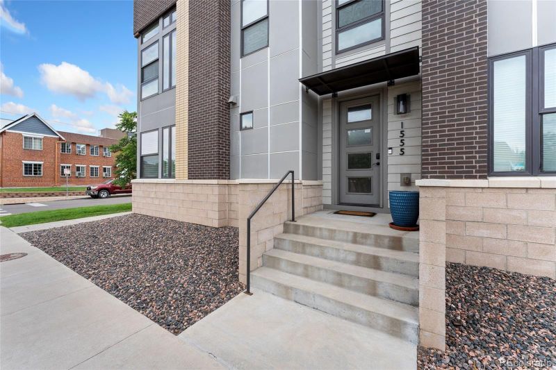 1555 Perry St, Denver, CO 80204