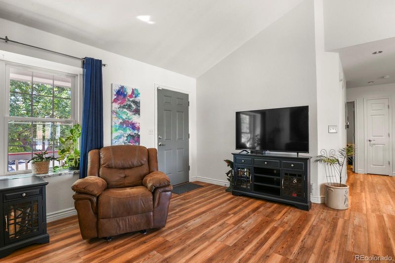 1249 E 96th Pl, Thornton, CO 80229