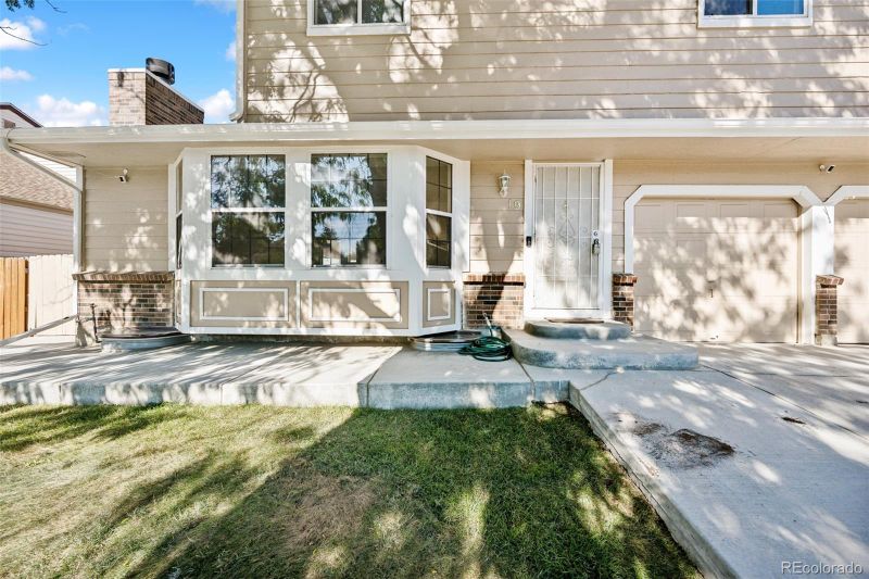 19 Moline St, Aurora, CO 80010