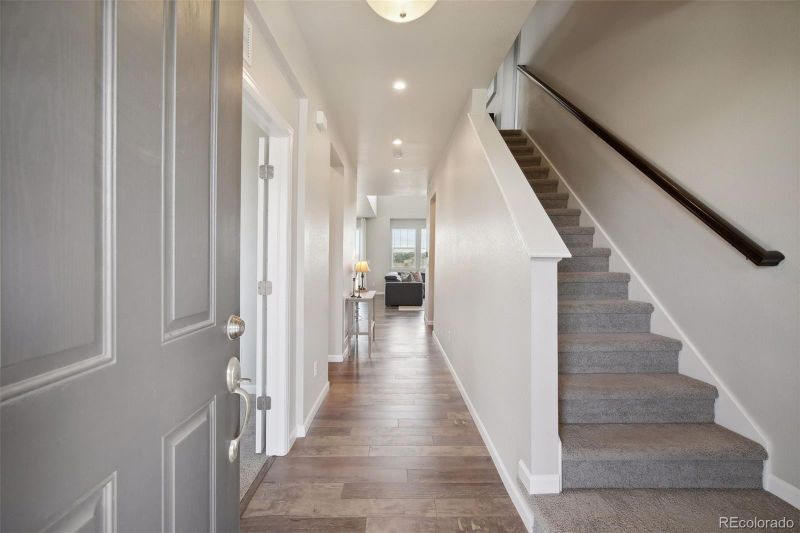 8830 S Duquesne Ct, Aurora, CO 80016