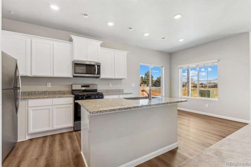 165 Robin Rd, Johnstown, CO 80534