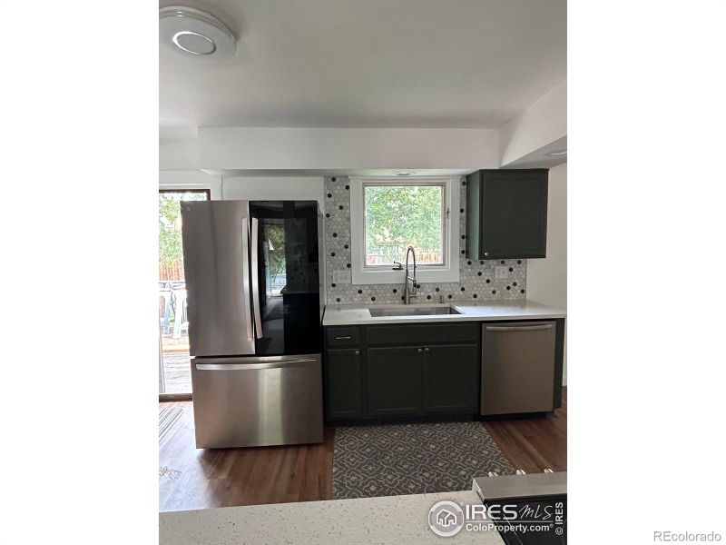 1566 Mayfield Ln, Longmont, CO 80501