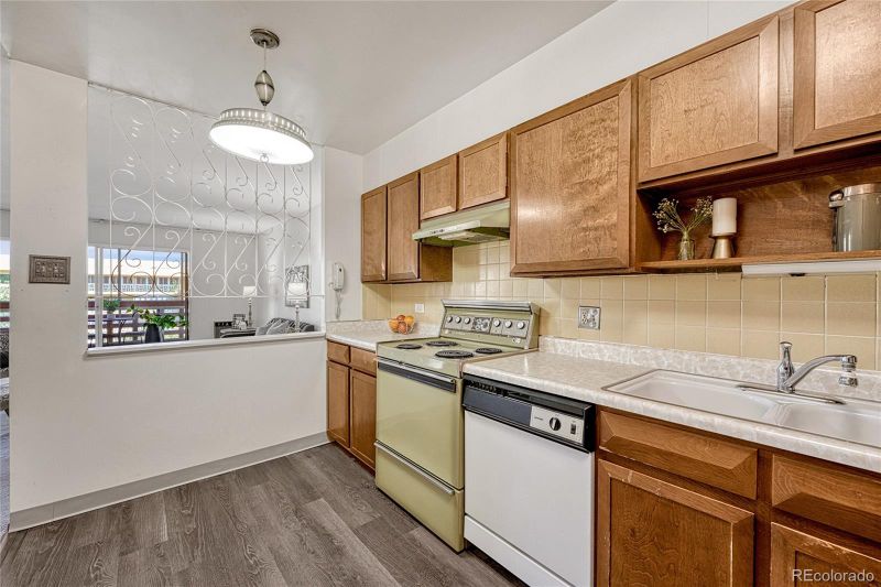 675 S Alton Way #3C, Denver, CO 80247