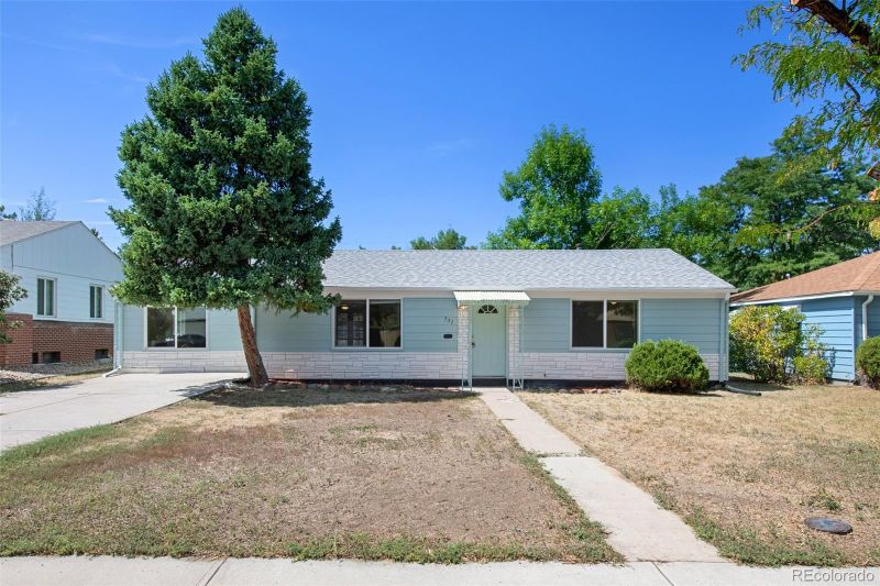 731 Hanover St, Aurora, CO 80010