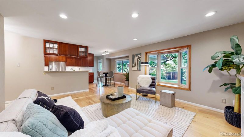 1963 S Van Gordon St, Lakewood, CO 80228