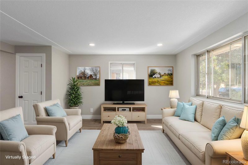 6960 Locust St, Commerce City, CO 80022