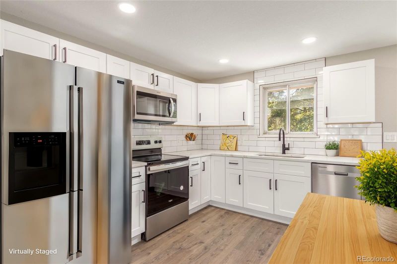 6960 Locust St, Commerce City, CO 80022