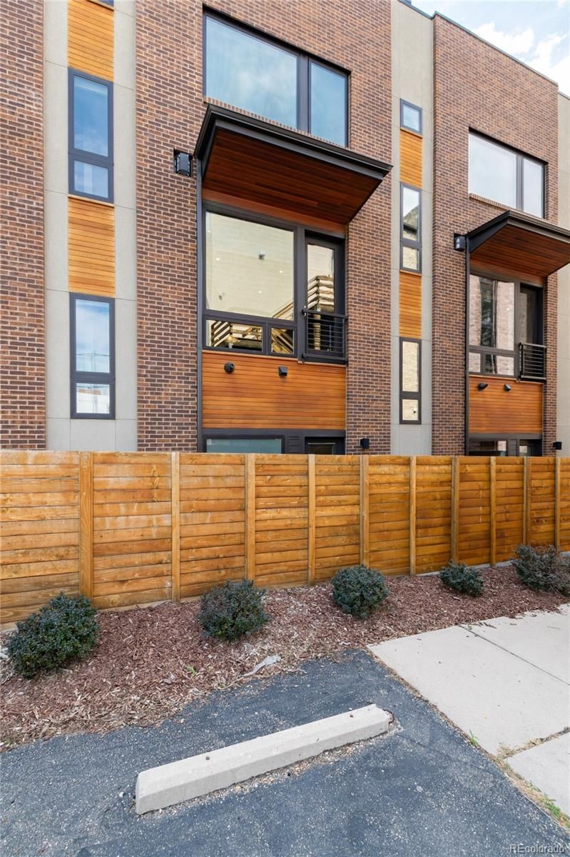 2436 N Washington St, Denver, CO 80205