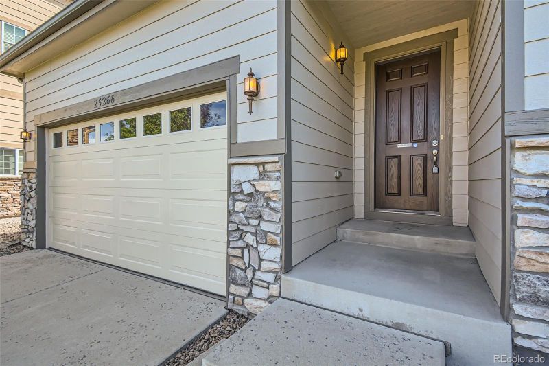 25266 E Lake Dr, Aurora, CO 80016