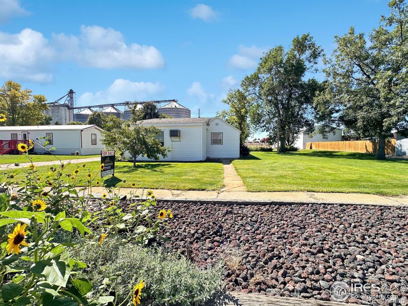 522 W Fletcher St, Haxtun, CO 80731