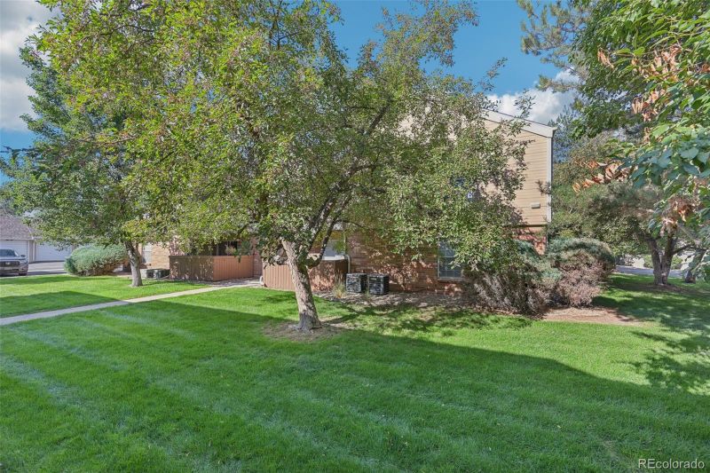 3312 S Ammons St #202, Lakewood, CO 80227