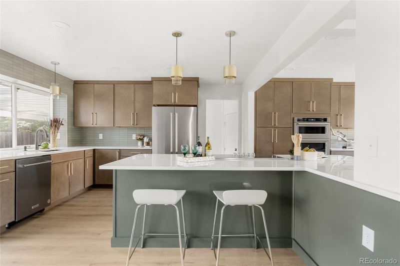 6538 E Milan Pl, Denver, CO 80237