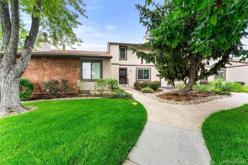 3511 S Kittredge St #D, Aurora, CO 80013