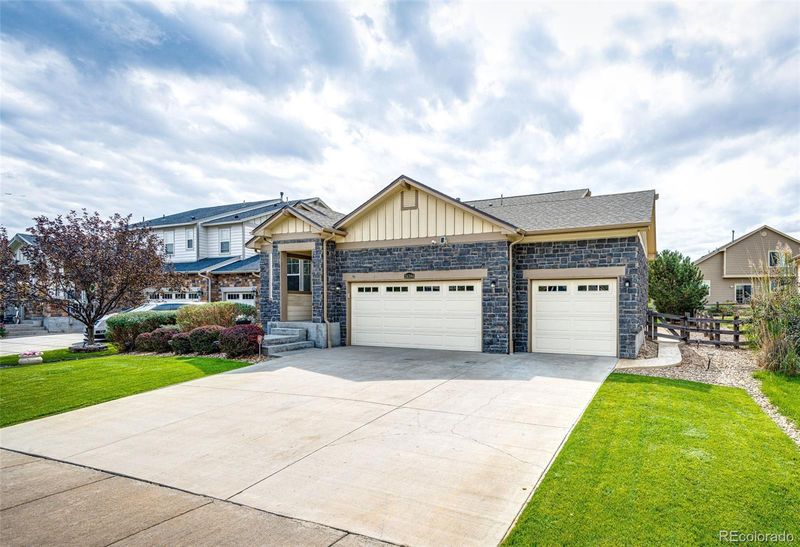 24384 E 4th Dr, Aurora, CO 80018