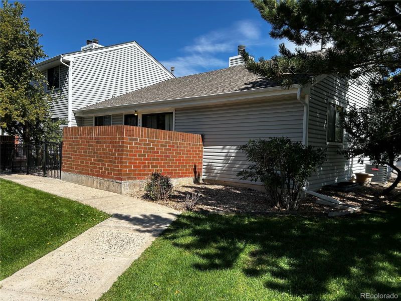 1747 W 102nd Ave, Thornton, CO 80260