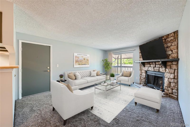1777 S Pitkin St #B, Aurora, CO 80017
