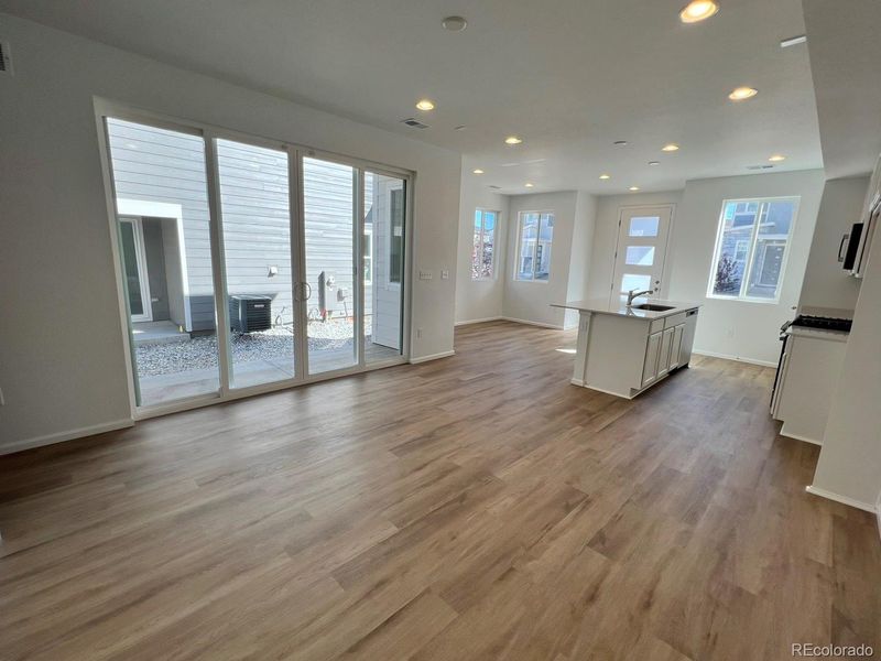 22883 E Tufts Ave #B, Aurora, CO 80015