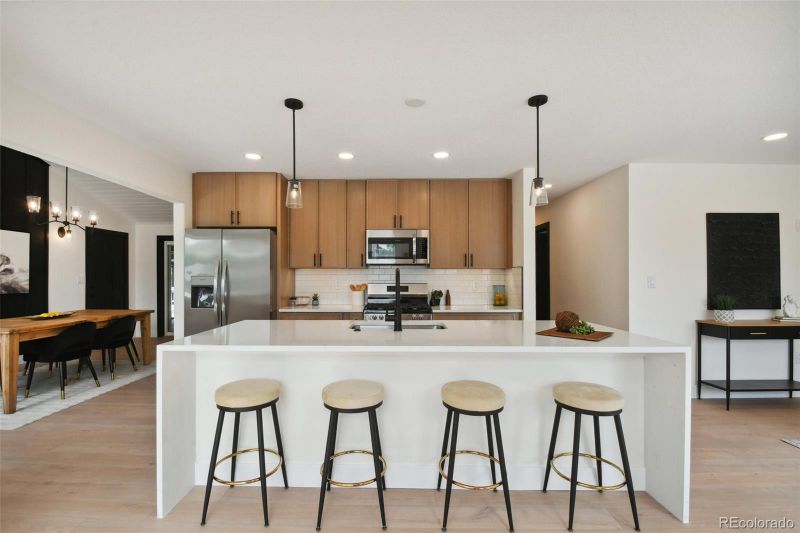 605 W Easter Pl, Littleton, CO 80120