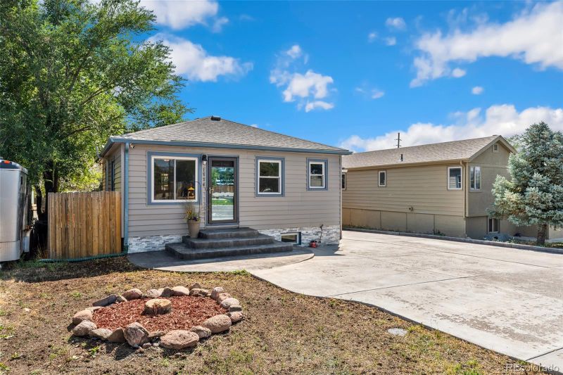 1530 Simms St, Lakewood, CO 80215