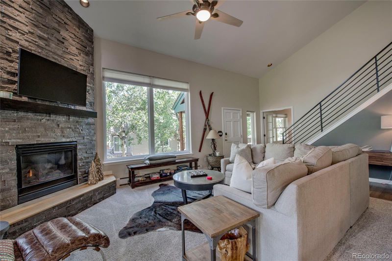 1643 N Chipmunk Ln, Silverthorne, CO 80498