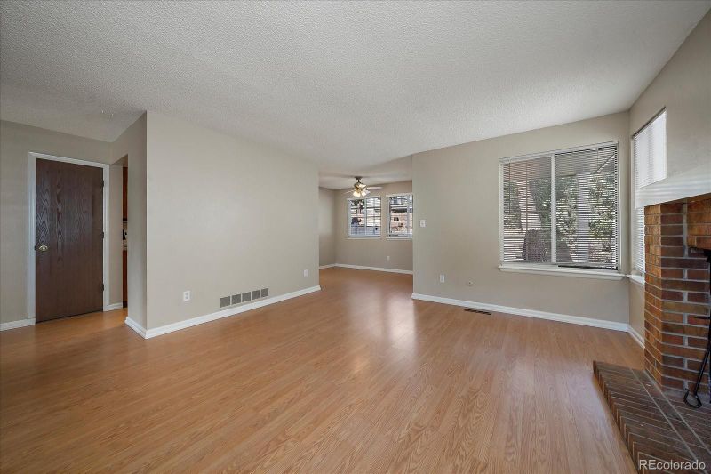 4003 S Rifle Ct, Aurora, CO 80013
