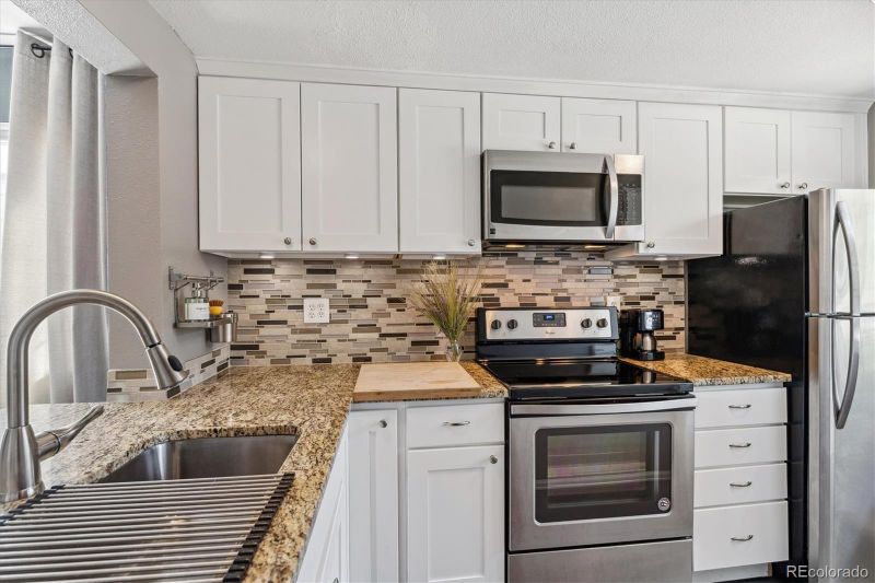 4241 S Mobile Cir #E, Aurora, CO 80013
