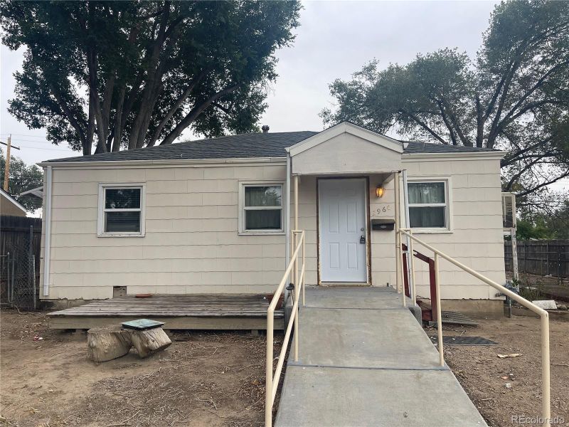 2960 San Isabel Ave, Pueblo, CO 81008