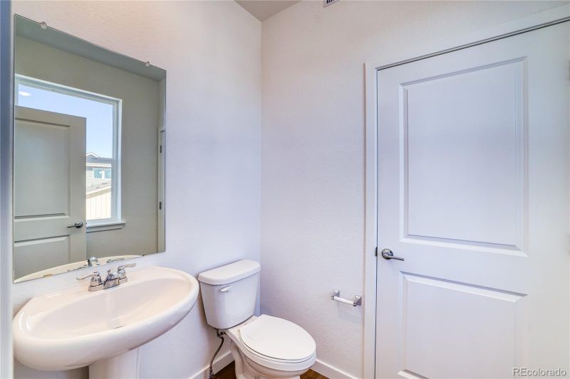 8669 Middle Fork St, Littleton, CO 80125