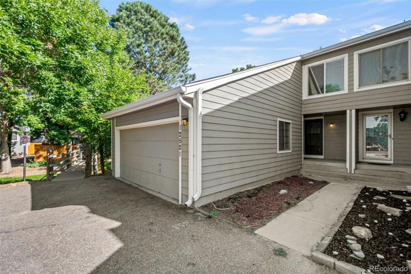 12521 E Cornell Cir, Aurora, CO 80014