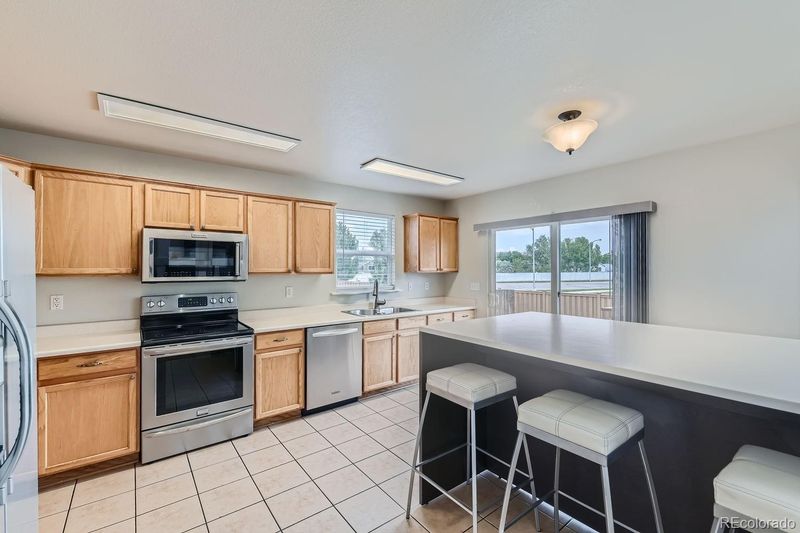 11990 Glencoe Dr, Thornton, CO 80233