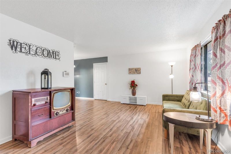 16 Macgregor Rd, Pueblo, CO 81001